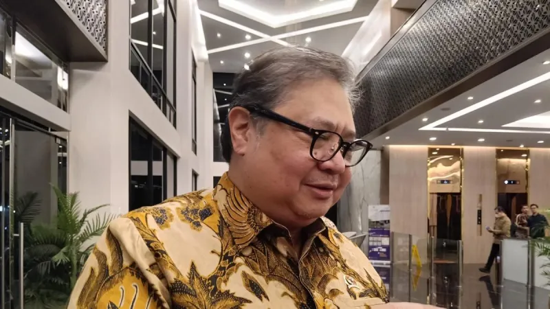 Airlangga Bocorkan Bantuan Baru Setelah Harga BBM Nonsubsidi Melonjak