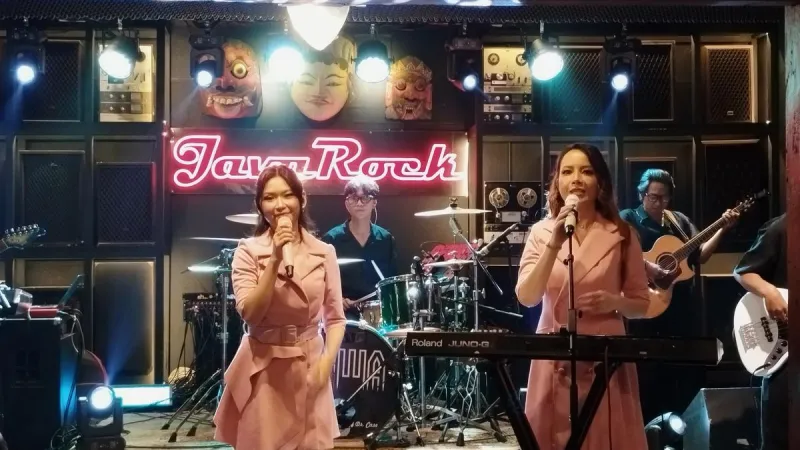 Bebi Romeo rilis mini album “Suara Hati Duo Antonia”, mencari kejujuran dan harapan