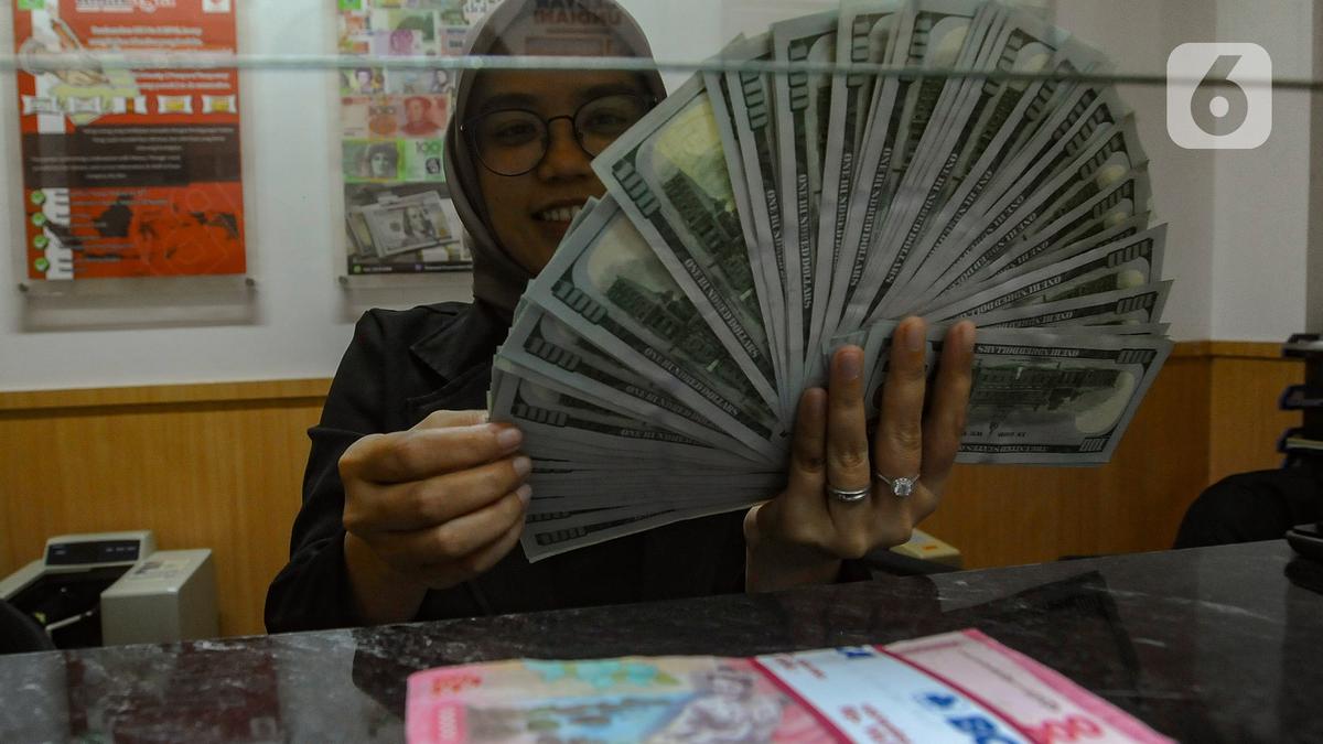 Pengamat Ungkap Rupiah Sempat Menguat Efek Kebijakan Devisa Hasil Ekspor
