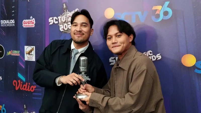 Rizky Febian dan Adrian Khalif Menang SCTV Music Awards 2026, Teringat Istri Hingga Penggemar