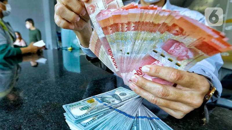 Rupiah Melambatkan Penguasaan 18.000 per Dolar AS, Pasar Kewalahan