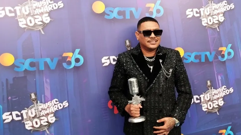 Toton Caribo Menang di SCTV Music Awards 2026, Ungkap Kekuatan Musik Timur yang Multigenre