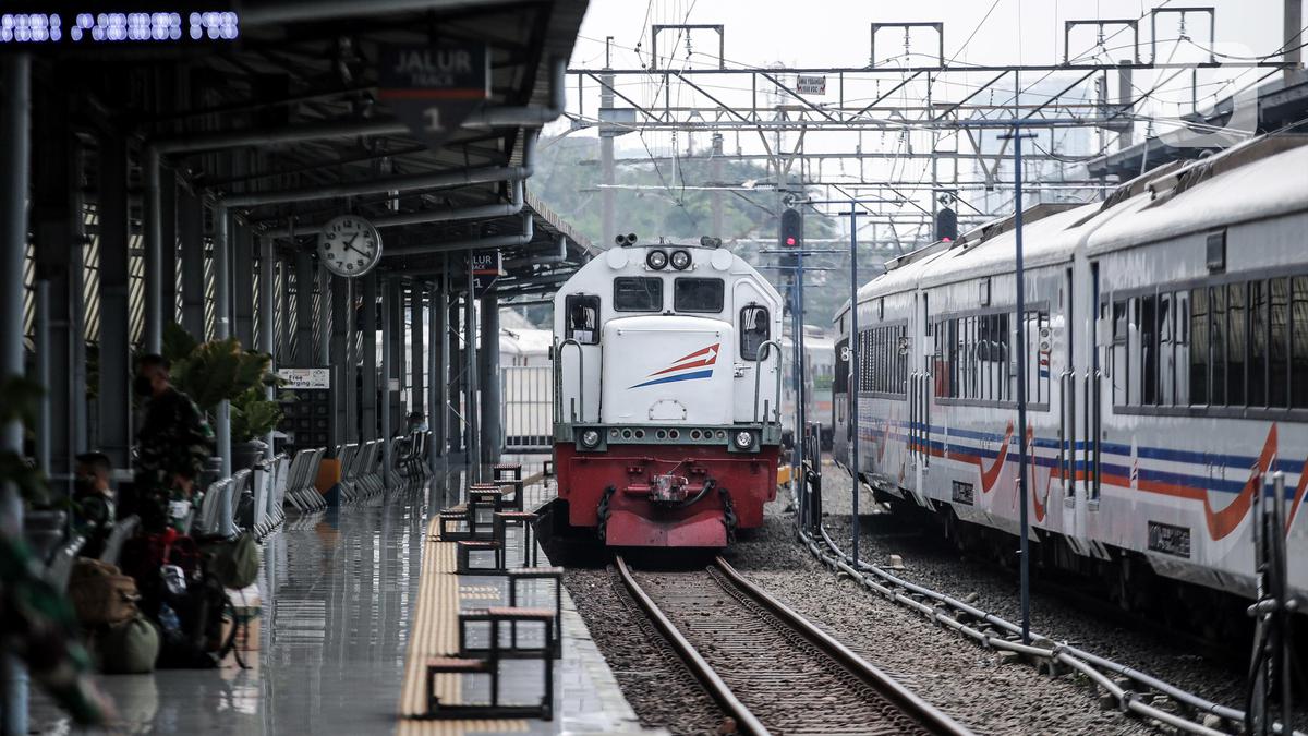 Kereta Api Indonesia 5 Rute Terpanjang Lebih 1.000 Km