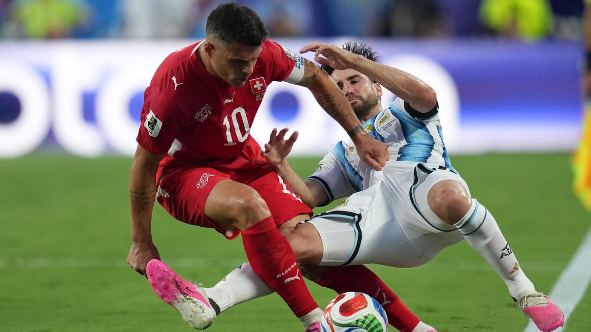 Sandiwara Bek Argentina: Fernandez Hindari Kartu Merah