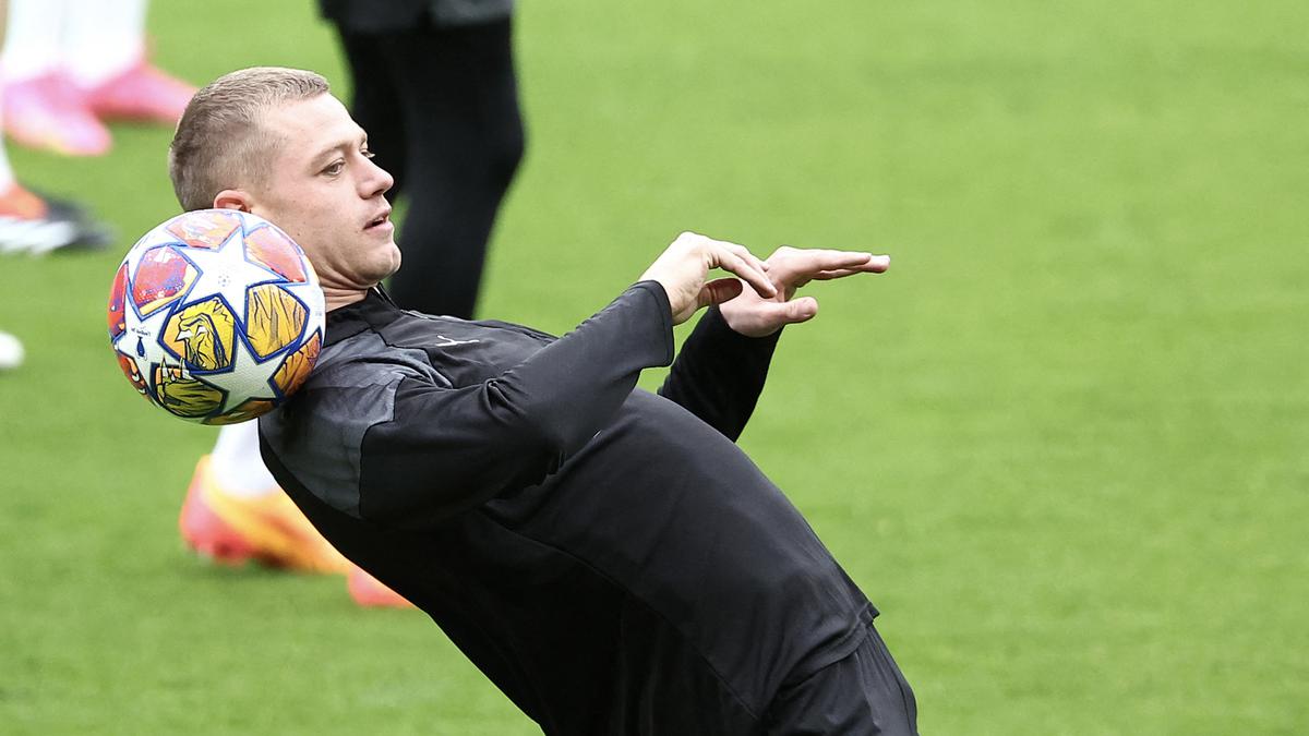 Timnas Norwegia Lepas Sendal Jepit saat Diterima Kerajaan: Kemenangan Bersejarah