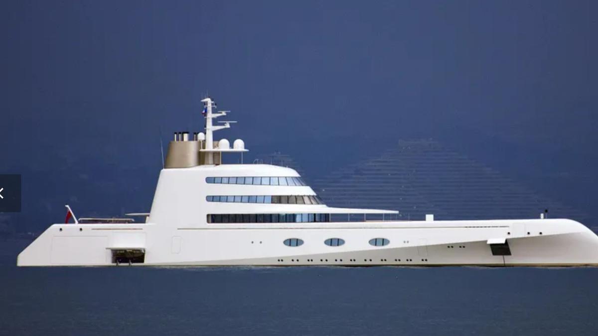 Yacht Rusak Cat, Miliarder Rusia Klaim Rp1,7 Triliun