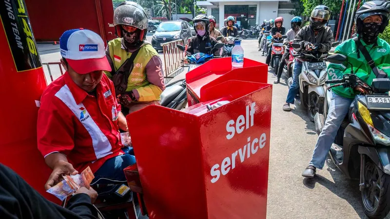Harga BBM Meroket: Turun di Mana-Mana, Naik di Tempat Lain