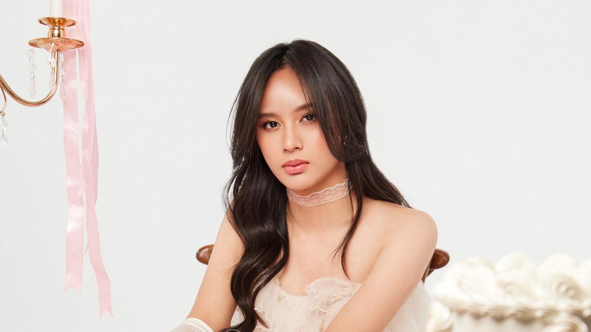 Dinda Ghania Sampaikan Emoi Kehilangan Dengan Single Half of Me