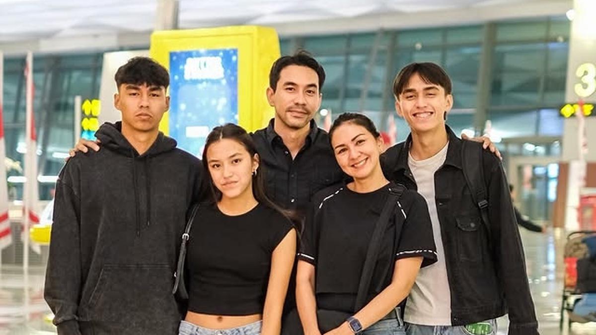 Lionel Sinathrya Kembali ke Eropa, Donna Tulis Pesan Hati