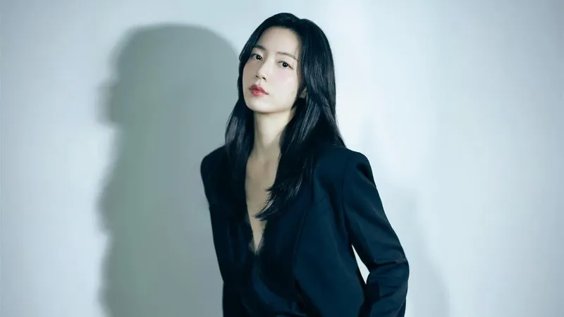 Ryu Hwayoung Menikah: Karier dan Karya Terbaiknya