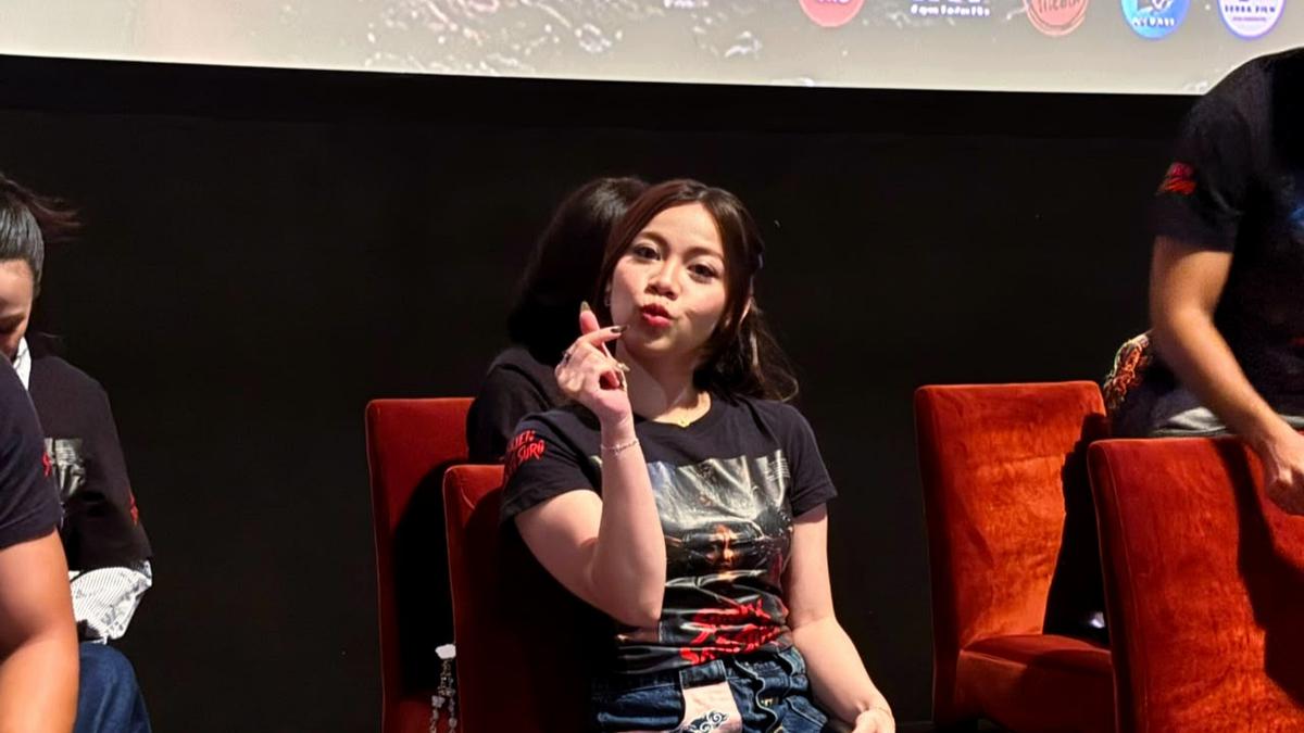 Frislly, Cinta Hadapi Mistis di Syuting Film Sajen