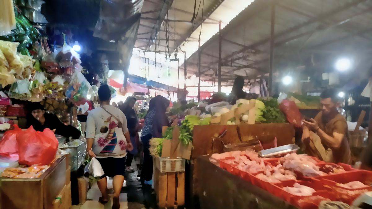 Harga Daging Sapi Tinggi, Pedagang Pasar Kebayoran Lama Curhat