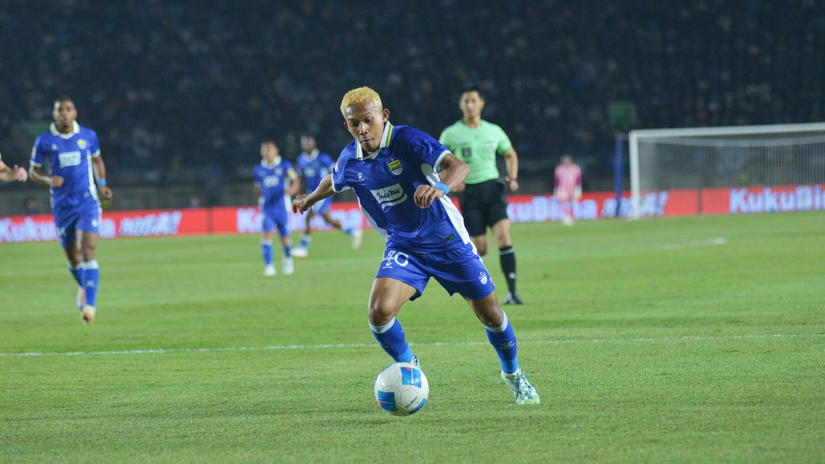 Ikhwan Tanamal Debut Mengguncang Persib Bandung