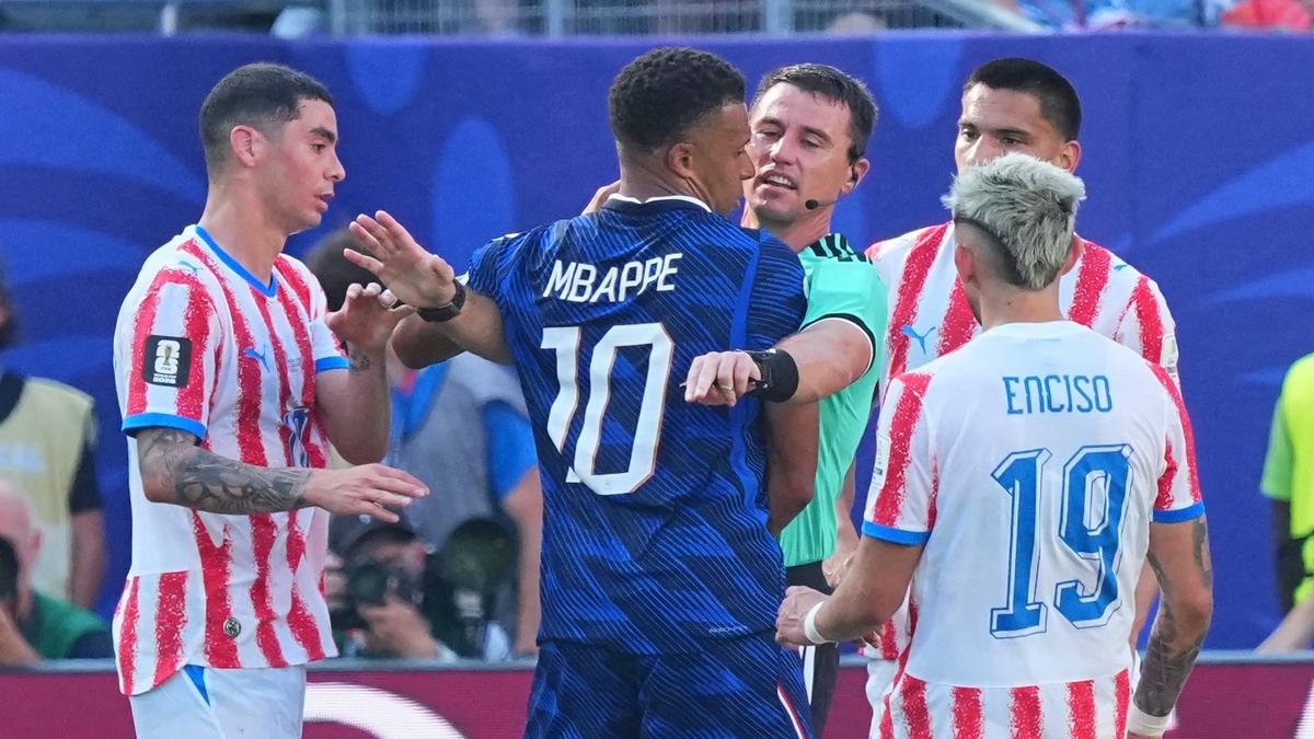 Ilgiz Tantashev Dianggap Wasit Terburuk Piala Dunia 2026?