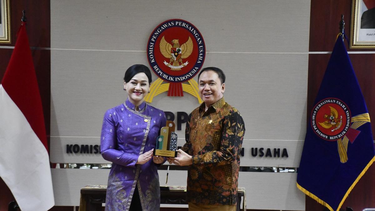 Kolaborasi KPPU dan OJK fokus pada transformasi digital di sektor keuangan
