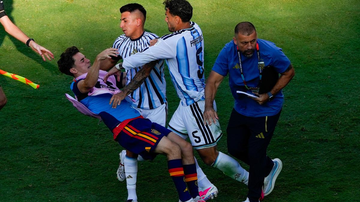 Piala Dunia Paredes Hadapi Hukuman 10 Pertandingan