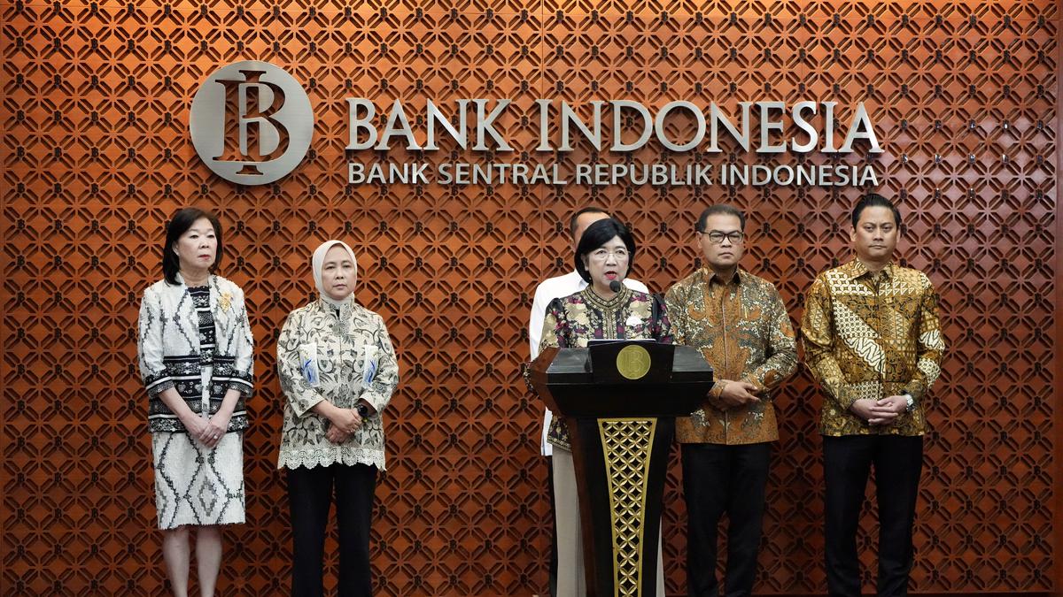 Destry Damayanti Sejajar Gubernur BI Temui Prabowo