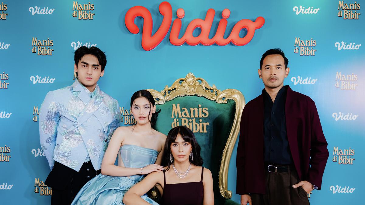 Gala Premiere Manis di Bibir: Konflik Emosional dan Glamor