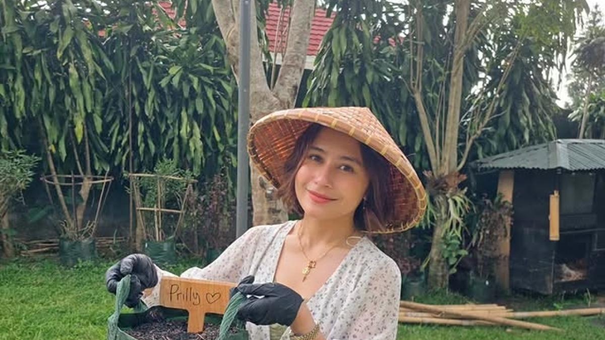 Prilly Latuconsina Piknik di Puncak, TANAM BIBIT KELUARGA