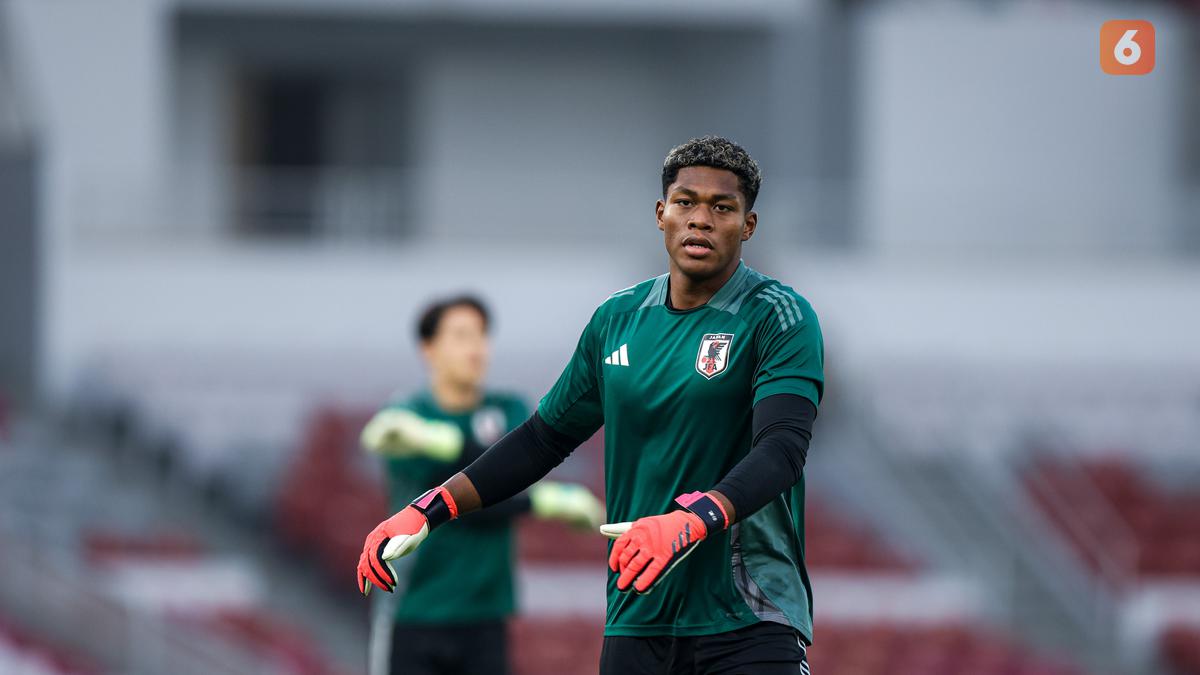 PSG Angkat Fokus pada Zion Suzuki, Penjaga Gawang Jepang