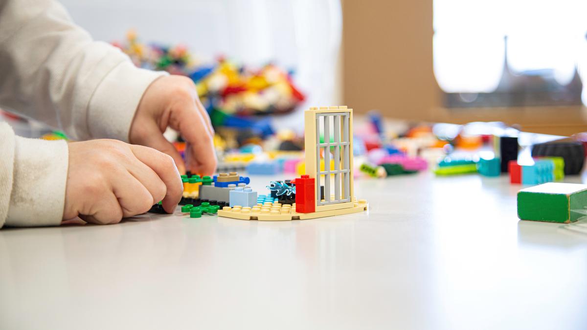 Strategi Radikal yang Membawa LEGO Kembali dari Ambang Kehancuran