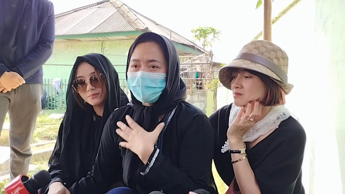 Vega Darwanti Kenang Perdebatan Manis dengan Ibu, Canda Soal Pahala